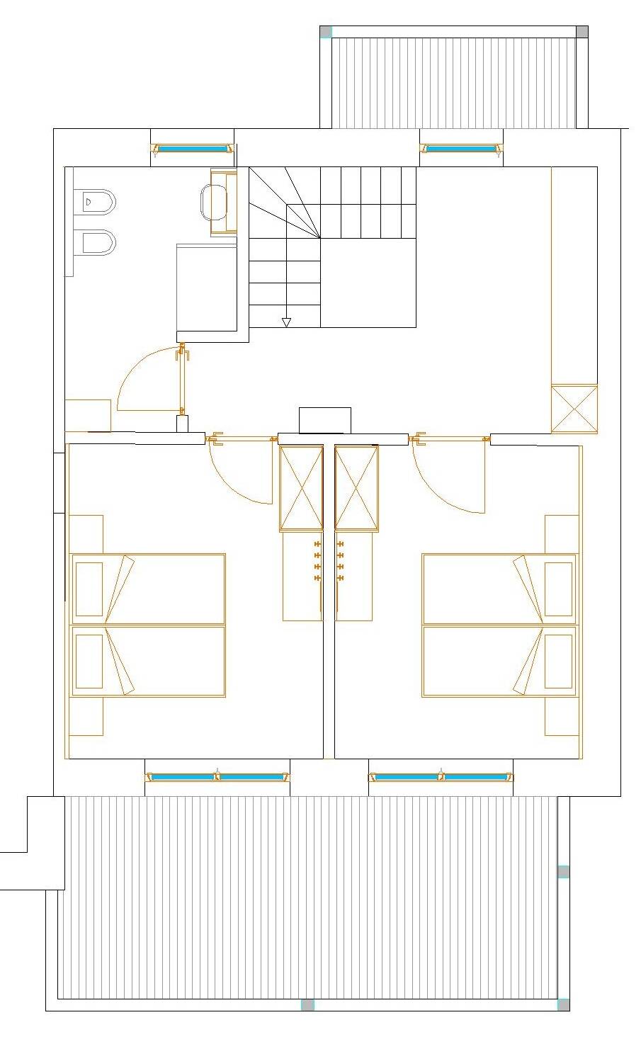 Grundriss mit zwei Schlafzimmern, einem Badezimmer, einer Treppe und Zugang zu Balkonen oder Terrassen. - Lantl Deluxe Apartments